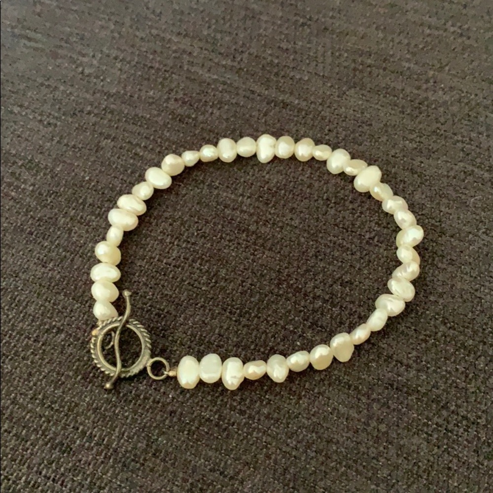 White shell bracelet